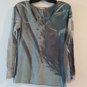 Cut cute long sleeve tee